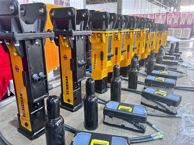 SOOSAN España amplía su gama de martillos hidráulicos con las nuevas series SB y SQ